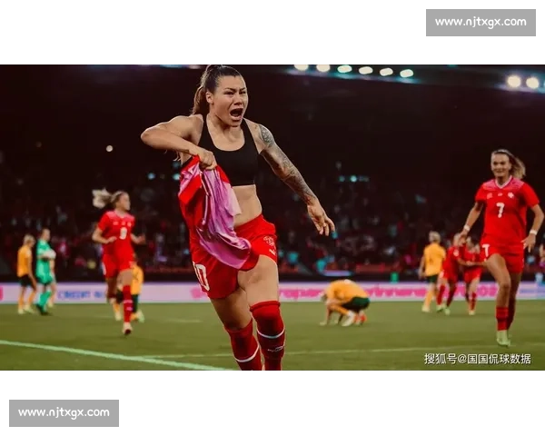 尤文女足艾丽莎 - 莱曼晒比基尼照:阳光沙滩尽显冠军风采