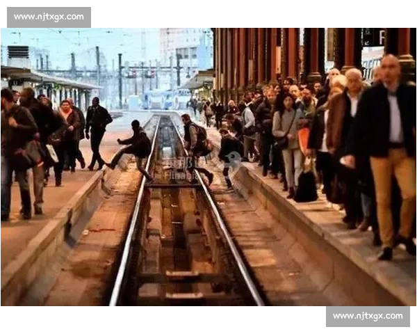 截瘫 14 年,28 岁小伙独自乘高铁:“我想多感受世界”